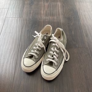 LOW TOP ARMY GREEN CONVERSE